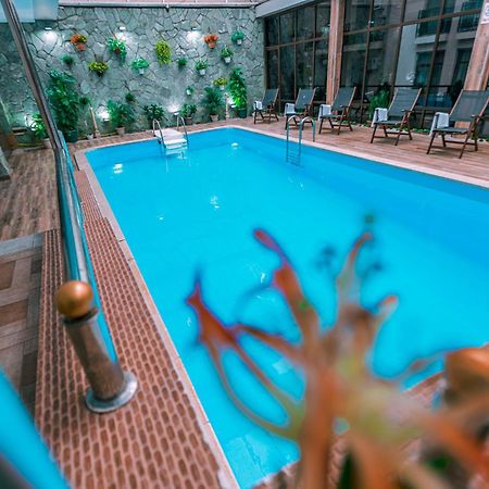 Pino Vere Palace Hotel Tbilisi Exterior photo