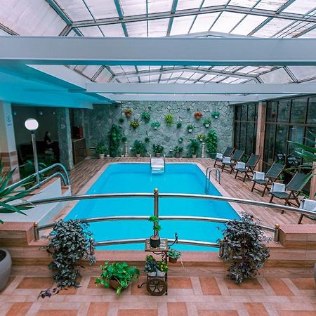 Pino Vere Palace Hotel Tbilisi Exterior photo