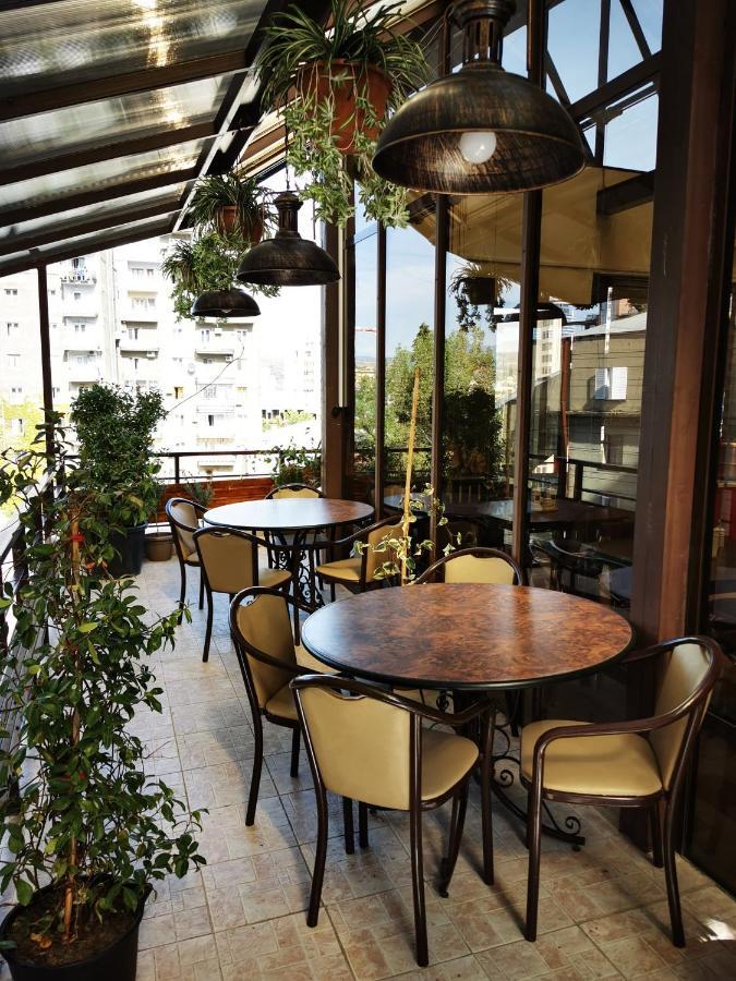 Pino Vere Palace Hotel Tbilisi Exterior photo