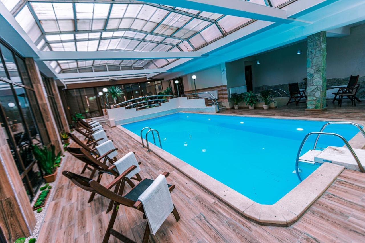 Pino Vere Palace Hotel Tbilisi Exterior photo
